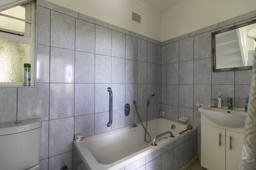 7 Bedroom Property for Sale in West Beach Eastern Cape